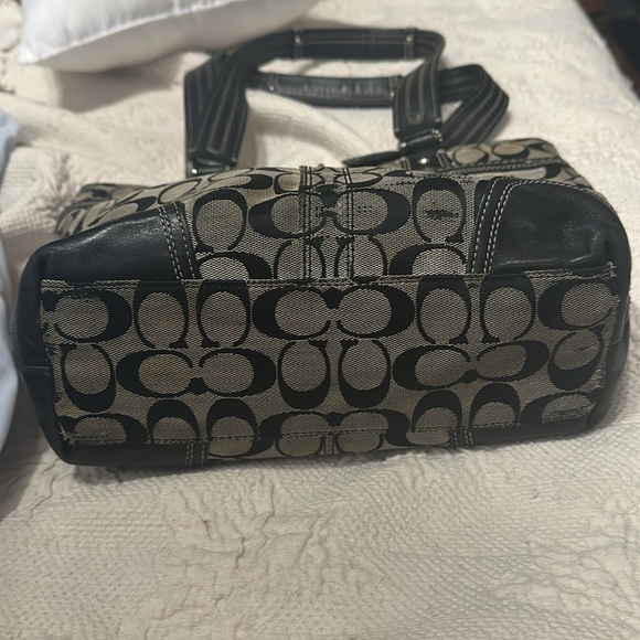 Coach Vintage Hampton F13973
Handbag Signature Jacquard &
Leather - Picture 4 of 16